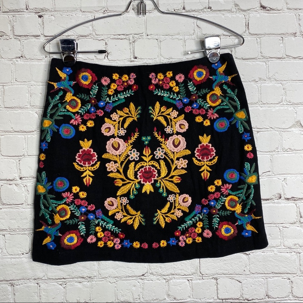 Umgee Boho Floral Embroidered Skirt Size Small